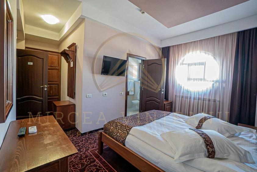 Hotel 3 Stele de Vânzare la  Delfinariu, aproape de Mamaia - 21