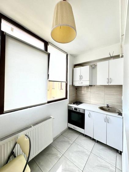 Inchiriez apartament 2 camere langa statie autobuz - 2