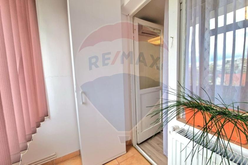 Apartament cu 2 camere de vânzare, strada Milcov - 9