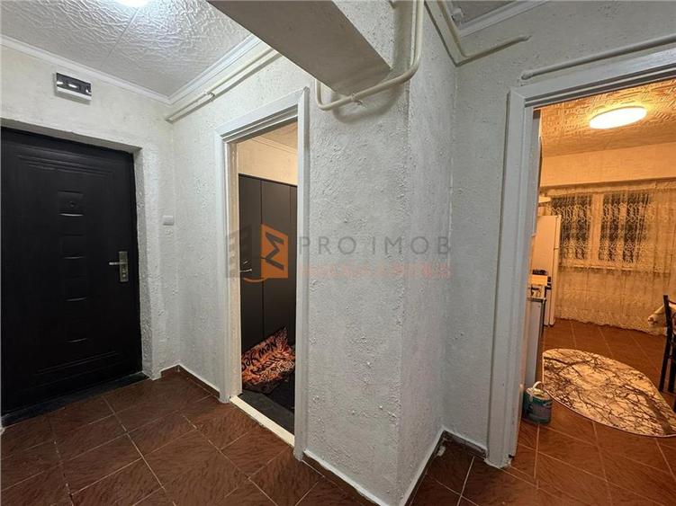 Apartament 4 camere cf 1 decomandat zona Micro 5 - 7