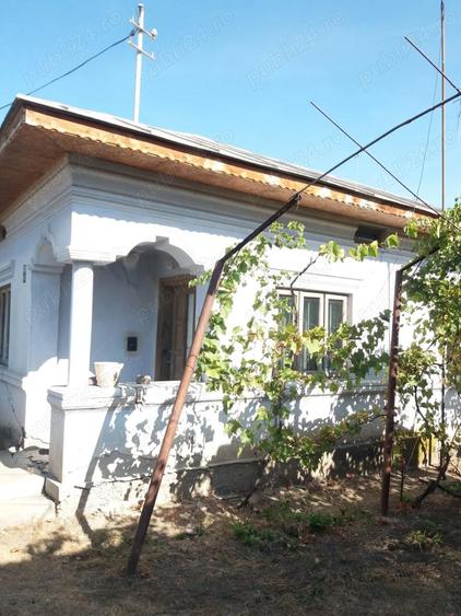 Casa de vanzare 1242 mp teren - 2