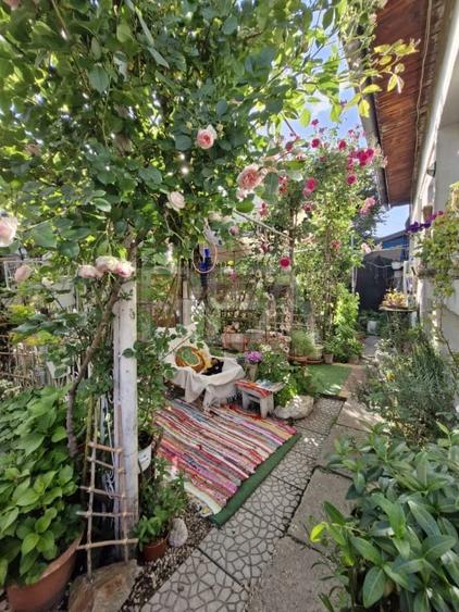 Casa batraneasca cu 3 camere in spatele stadionului Olimpia din Vitan - 4