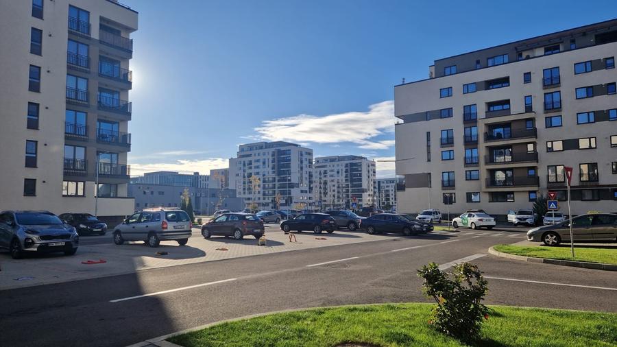 Spațiu Comercial de 93 mp în Inima zonei Tractorul– Coresi! - 1