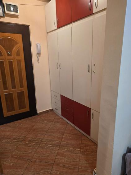Garsoniera de inchiriat/ 200Euro - 2