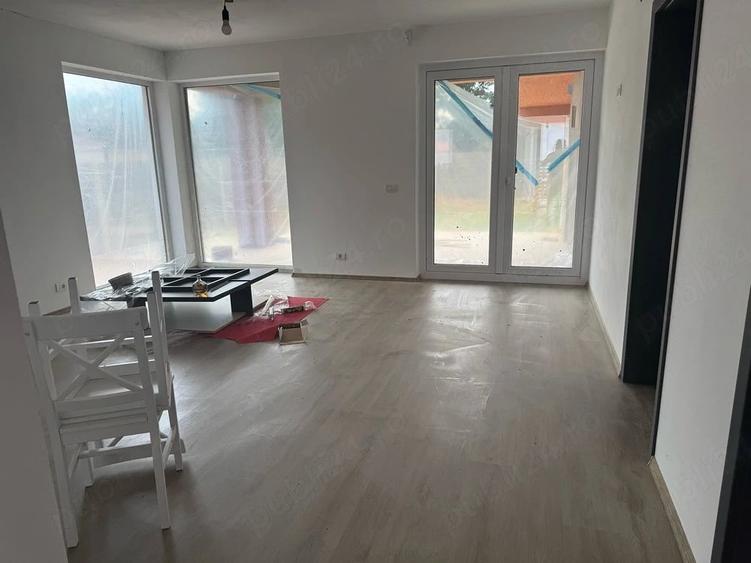 Casă cu 3 camere cu Teren 500 Mp în Sânmihaiu Român