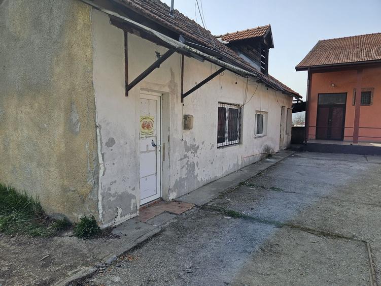 Casă cu 2 camere în Central