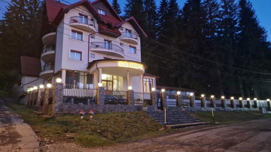 Predeal - Inchiriez PENSIUNE de 1000 MP pe Str. TREI BRAZI nr. 64 - 3