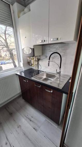 Apartament cu 2 camere decomandat în Școlilor