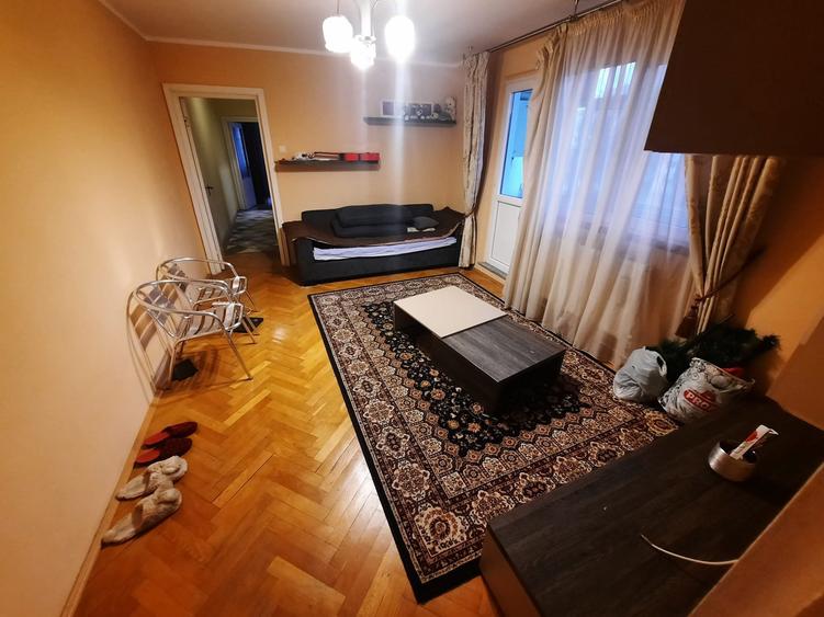 Apartament cu 3 camere, etaj 2/4, zona Podu Ros - 5