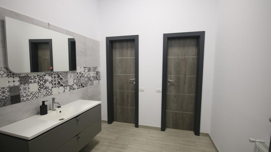 Spatiu cu destinatie Birouri,178,3 mp,2 grupuri sanitare,bucatarie - 16