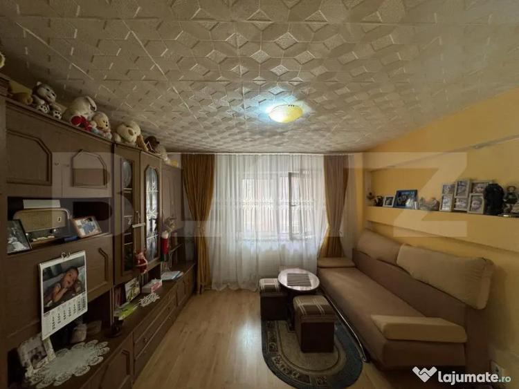 Apartament cu 3 camere, 45 mp, zona 23 August - 5