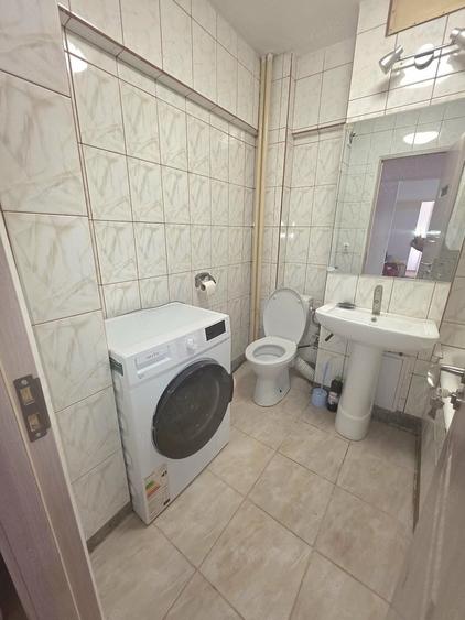 Apartament cu 2 camere semidecomandat în 1 Mai