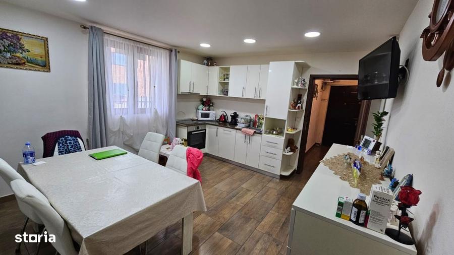 Casa cu Mansarda, Garaj si Curte Amenajata Tautii M - 7