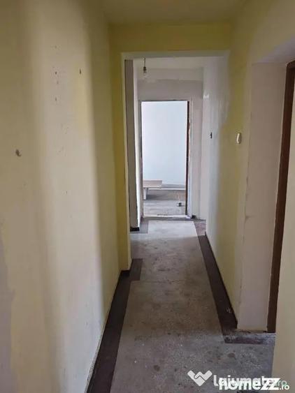 Apartament cu 3 camere decomandat în Peninsula
