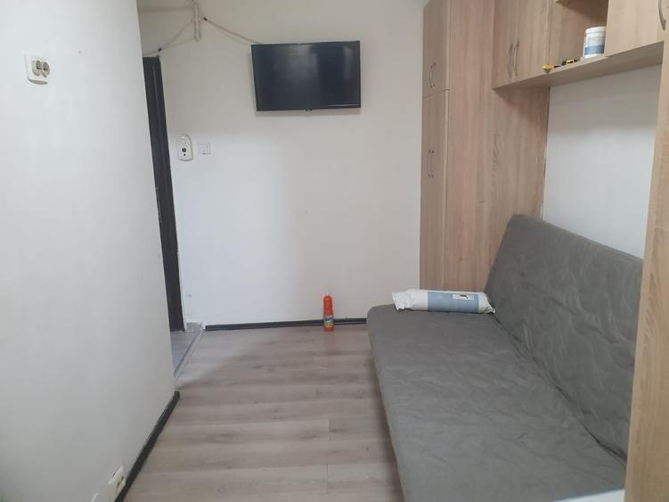 Berceni, Piata Sudului, Resita - 1