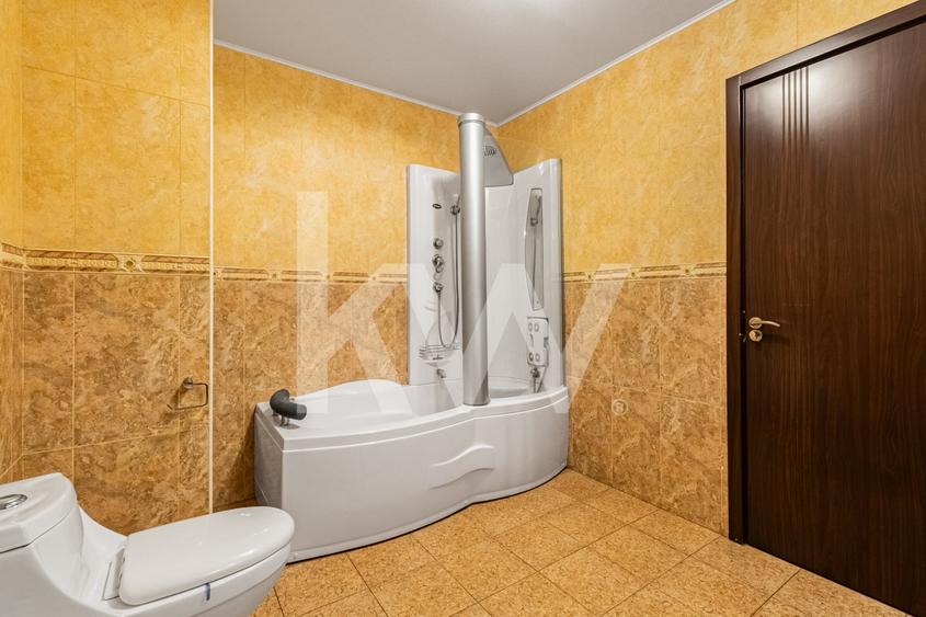 Închiriere apartament 4 camere, acces la parcare cu barieră, strada De Mijloc - 18