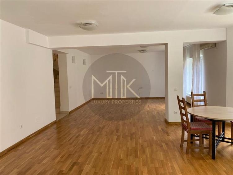 Duplex cu 6 camere cu Canalizare în Iancu Nicolae