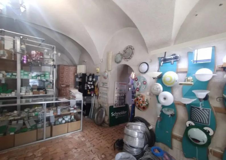 Cladire istorica, 5 camere, 600 mp, spatiu comercial+birouri - 5