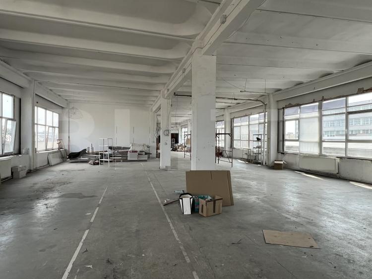 Hala open space, 614 mp, lift de marfa, zona Piata 1 MAI - 1