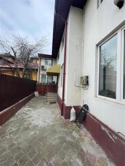 Parcul Circului, vila P+M, contructie 2001,6 camere, pretabil birou - 1