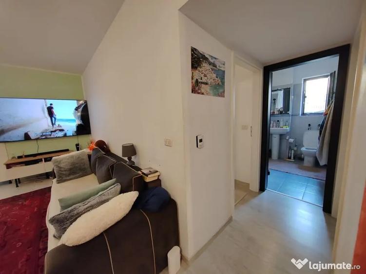 Apartament cu 3 camere decomandat în Valea Adâncă