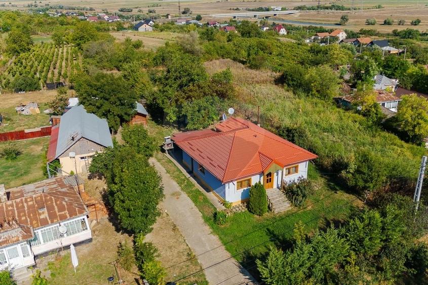 Casă cu 4 camere de vânzare - Chiperești, Iași - 1