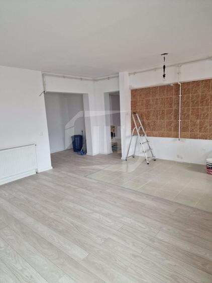 Apartament cu 3 camere, garaj - 2