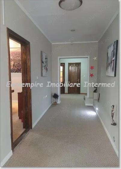 De inchiriat spatiu comercial zona Centru - 2