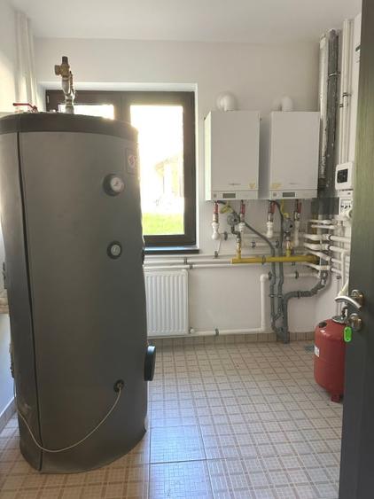 Cladire renovata, pretabila pentru hotel, pensiune, retreat, centru, etc - 17