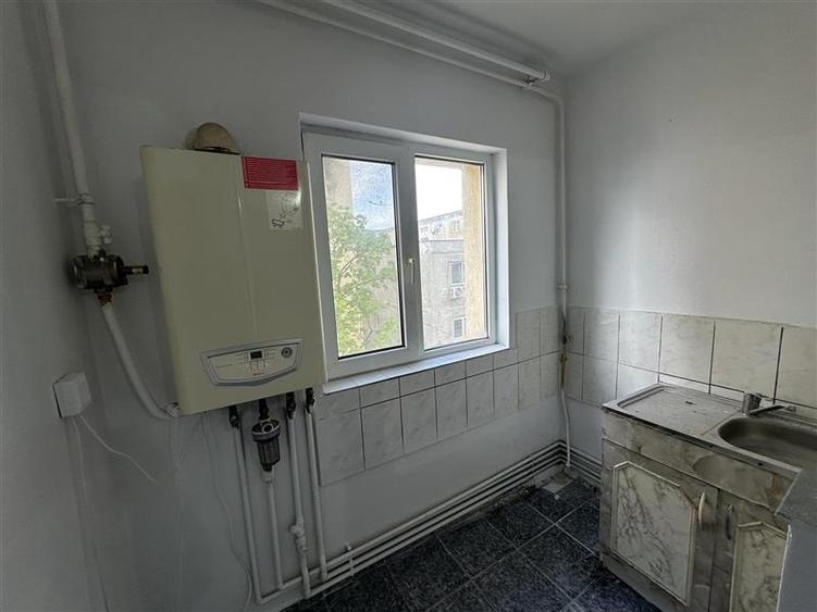 Etaj 2 bloc izolat cu centrala proprie - 7