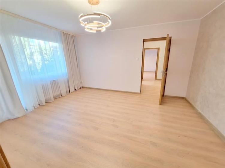 Apartament 3 camere, Renovat 2025, cu 2 balcoane,Bacau - 8