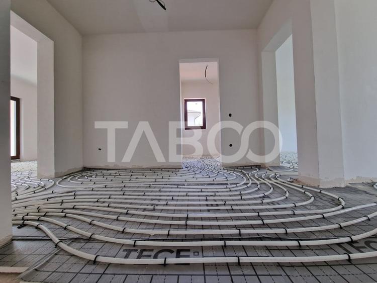 Casa individuala de vanzare cu teren, terasa, garaj si curte Selimbar - 19