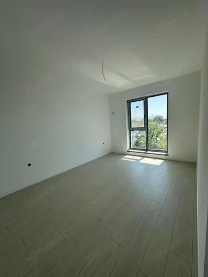 Vanzare Vila Individuala/Cristalului/5 camere id nr 54 - 11