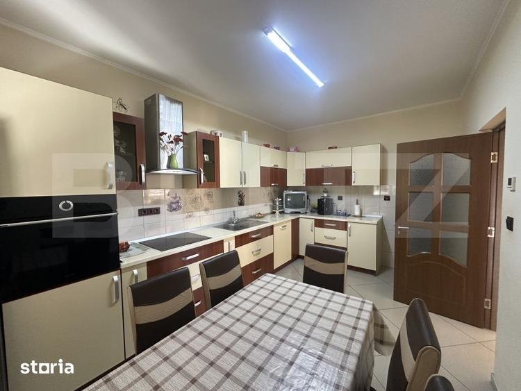 Casă cu 6 camere cu Teren 853 Mp în Păulești
