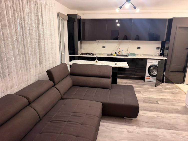 Apartament cu 2 camere semidecomandat în Florești