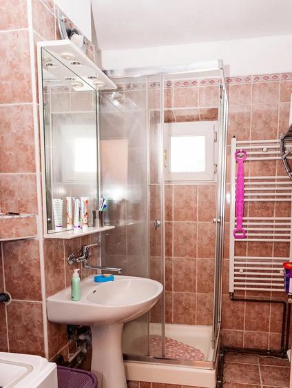 Apartament cu 3 camere decomandat, mobilat în Central
