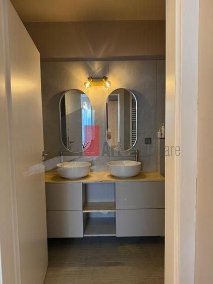 Apartament cu 3 camere semidecomandat în Grozăvești