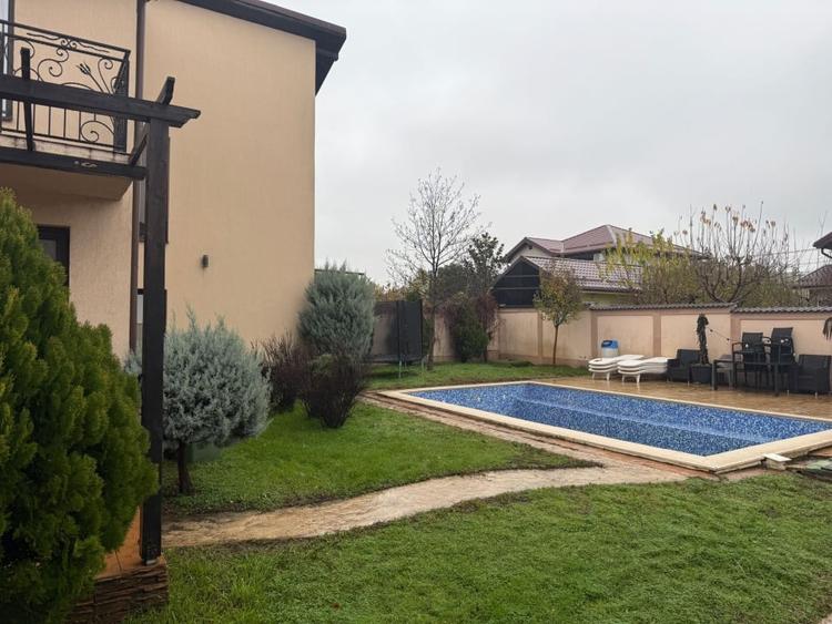 Casă individuală cu 5 camere cu Piscina în Cârcea