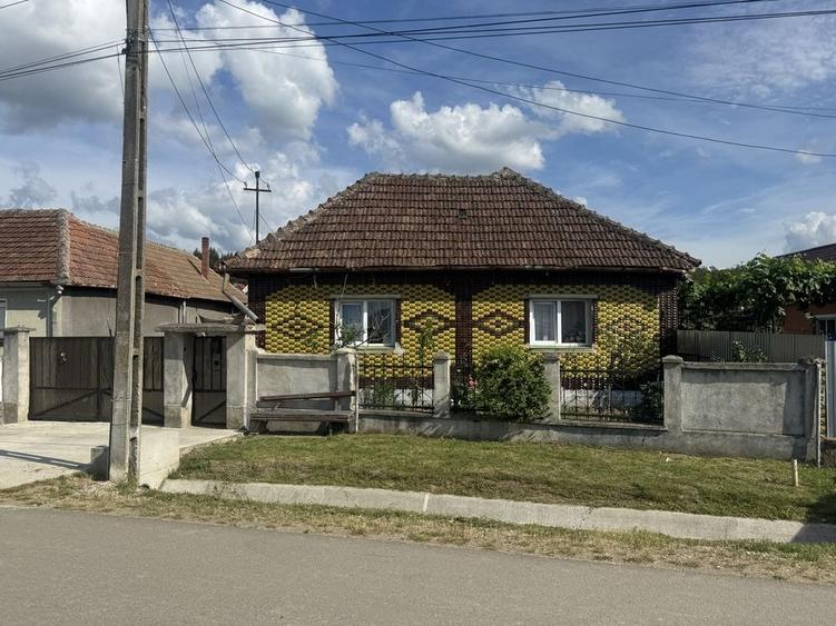 Casă cu 3 camere în Alparea