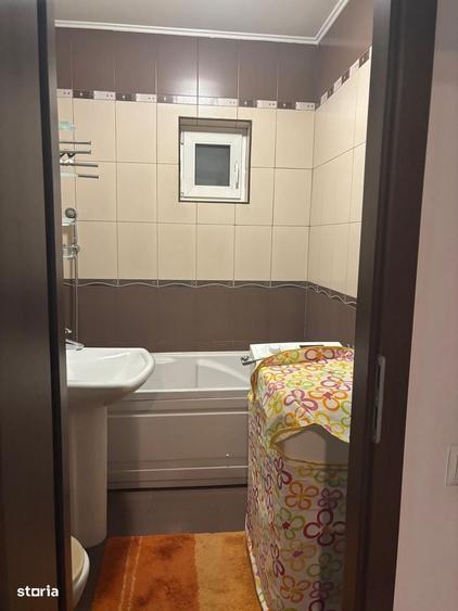 Apartament cu 3 camere decomandat în Tineretului
