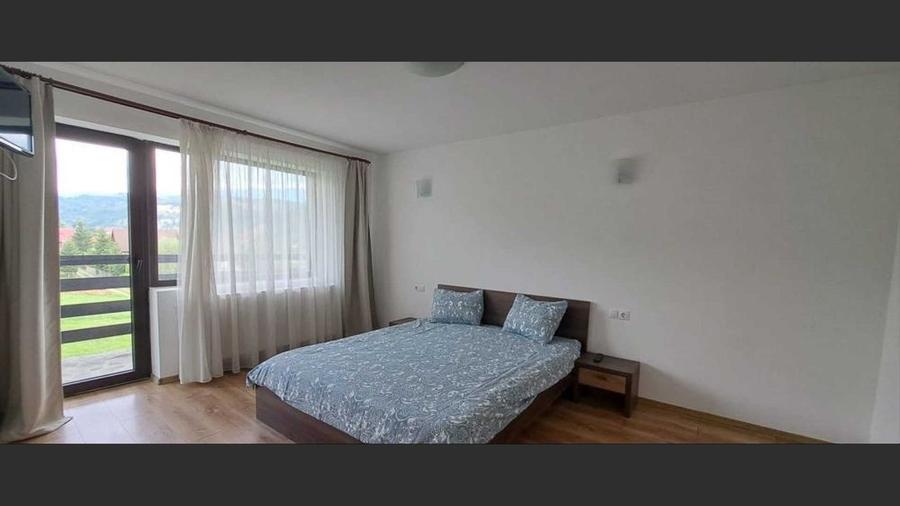 Casă cu 12 camere cu Teren 1300 Mp în Șimon