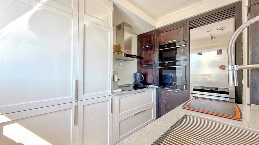 Penthouse cu 4 camere decomandat în Avantgarden