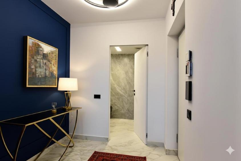 Apartament cu 3 camere semidecomandat în Aviației