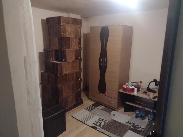Casă individuală cu 4 camere cu Teren 1800 Mp în Comănița