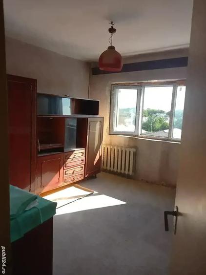 Apartament cu 3 camere în Panciu
