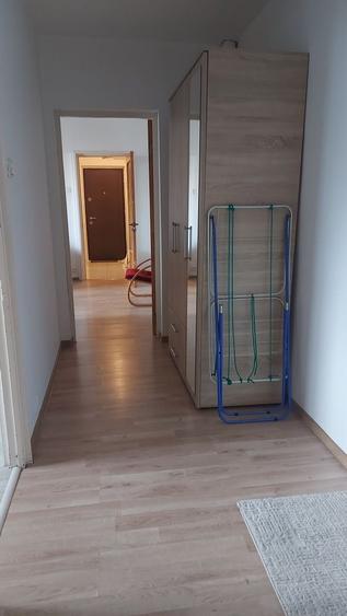 Apartament cu 3 camere semidecomandat în Lujerului