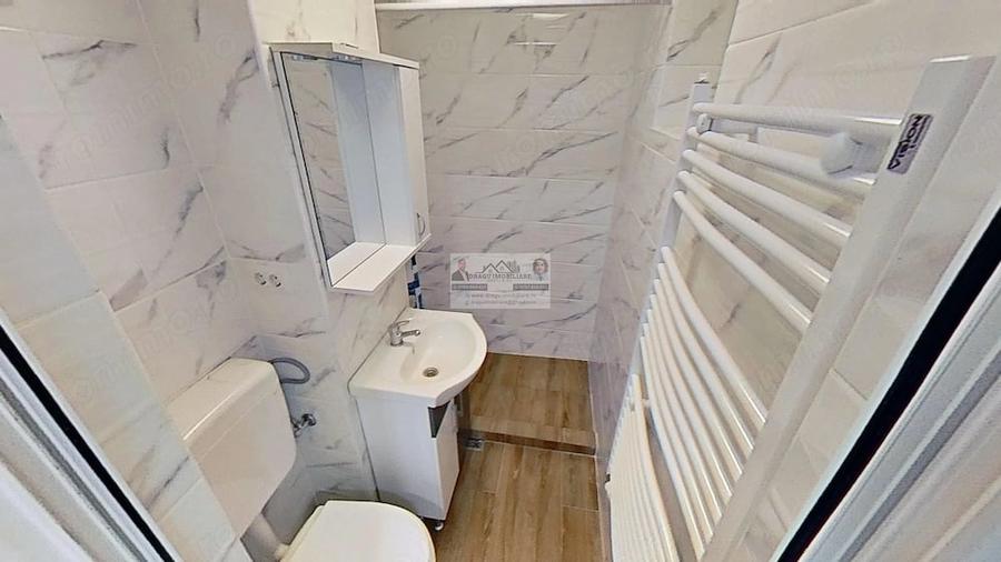 Apartament cu 3 camere semidecomandat în Vest