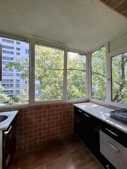 Apartament cu 2 camere decomandat în Crângași