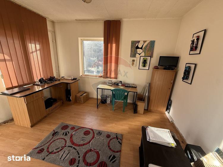 Casă cu 5 camere cu Teren 232 Mp în Ultracentral
