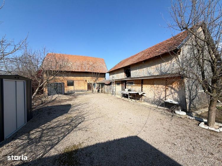 Casă cu 4 camere în Pachia